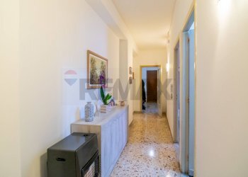 Hall / corridoio - Trilocale Via Timparello
 
22, Mascalucia - foto 7