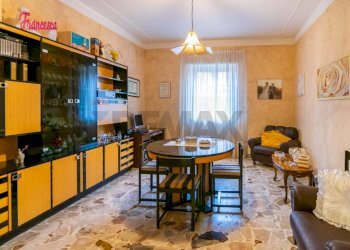 Sala da pranzo - Trilocale Via Timparello
 
22, Mascalucia - foto 8