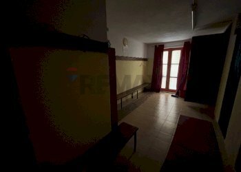 Hall / corridoio - Magazzino Via Luigi Pirandello
 
35, Sant'Agata di Militello - foto 9