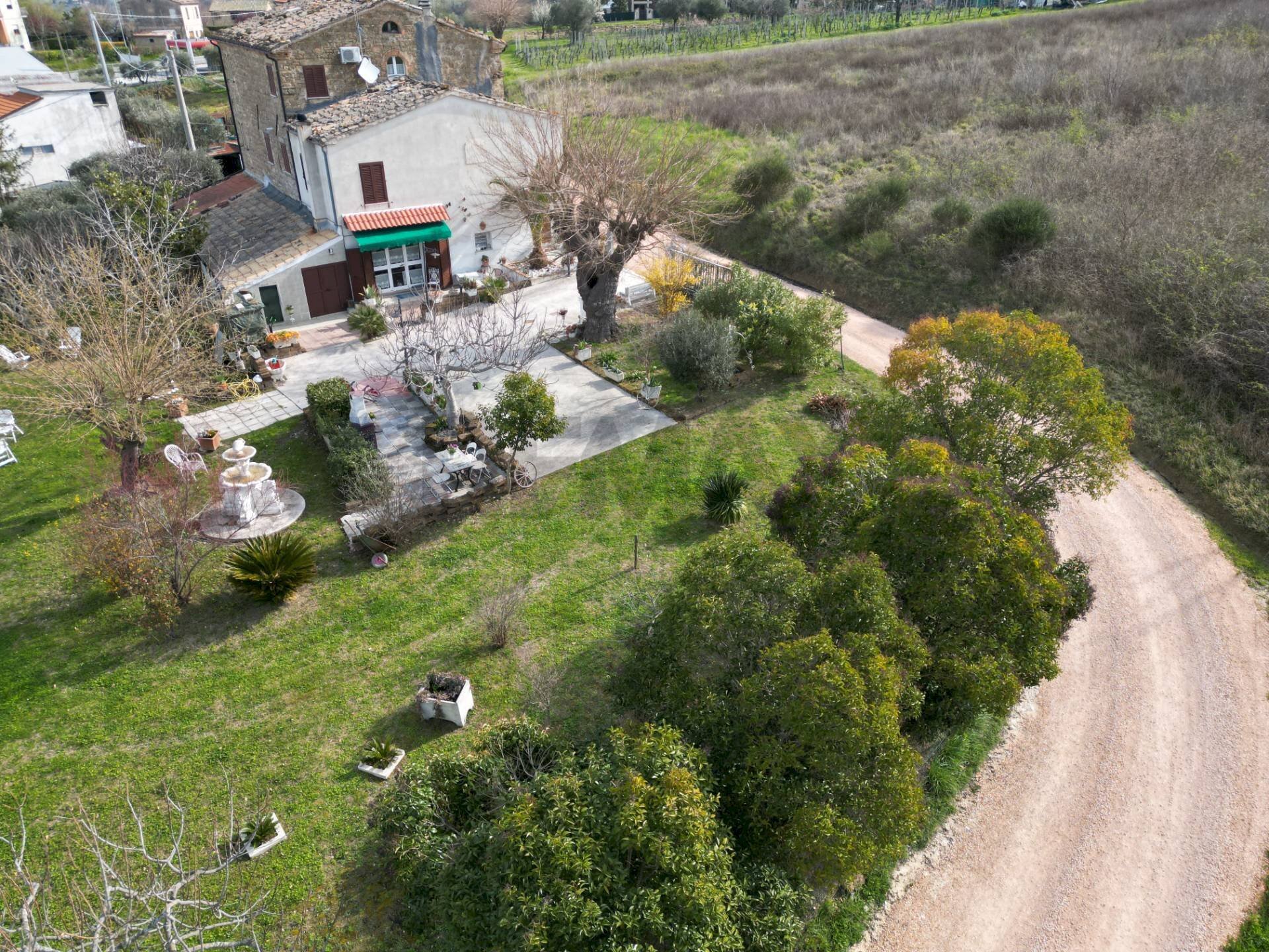 Casa all\'aperto - Casa semi indipendente Via Eremiti
 
6, Cupramontana - foto 1