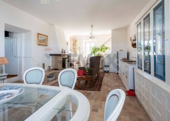 Sala da pranzo - Casa semi indipendente Via Eremiti
 
6, Cupramontana - foto 3