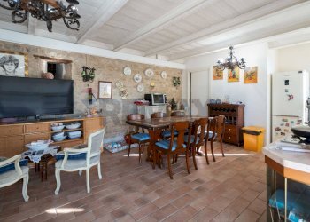 Sala da pranzo - Casa semi indipendente Via Eremiti
 
6, Cupramontana - foto 16