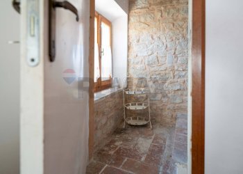 Hall / corridoio - Casa semi indipendente Via Eremiti
 
6, Cupramontana - foto 28