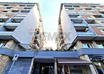 Edificio all\'aperto - Bilocale Via Badia di Cava, Roma - foto 1