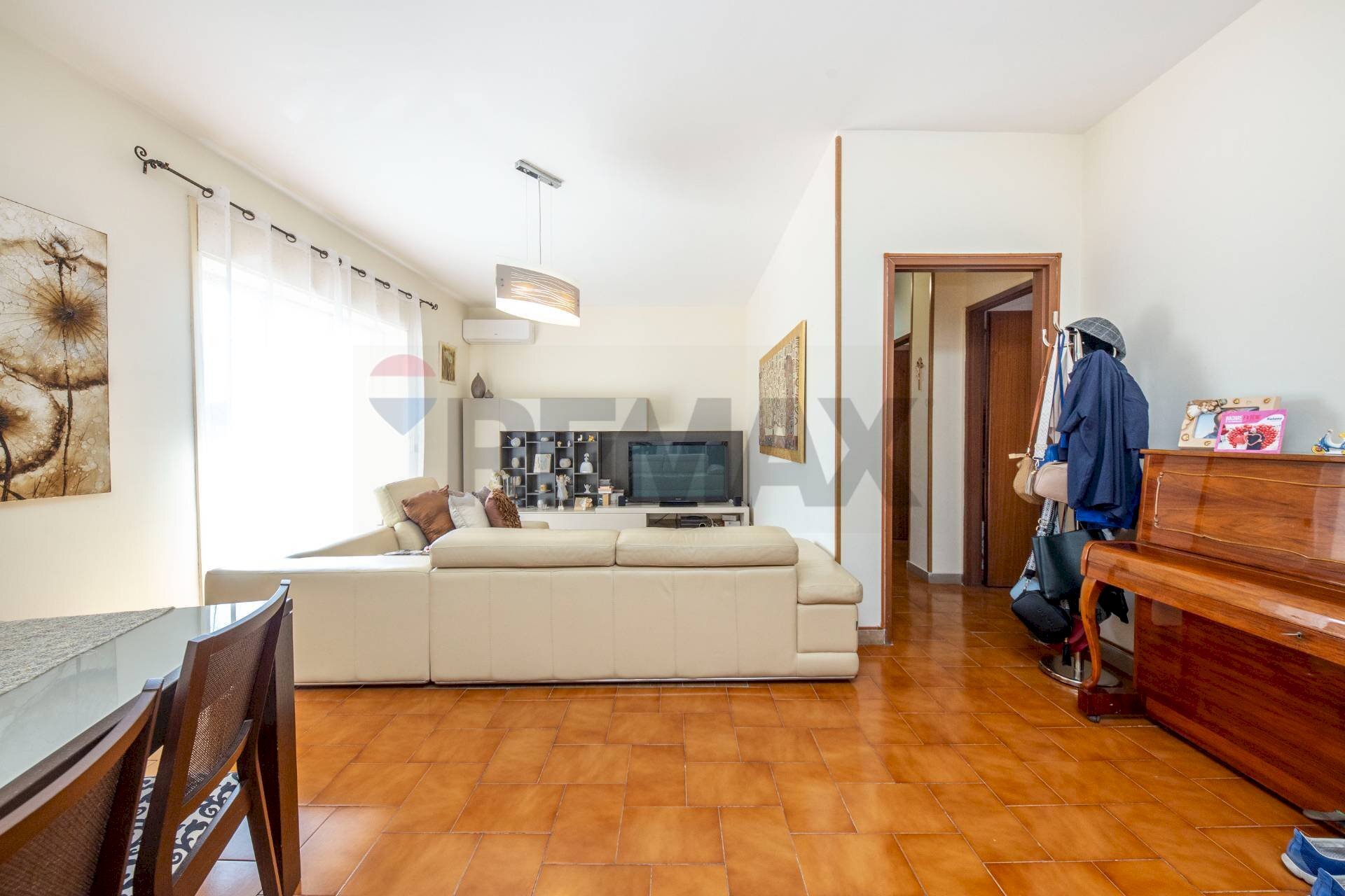 Soggiorno - Quadrilocale Via Della Sibilla
 
29, Catania - foto 2