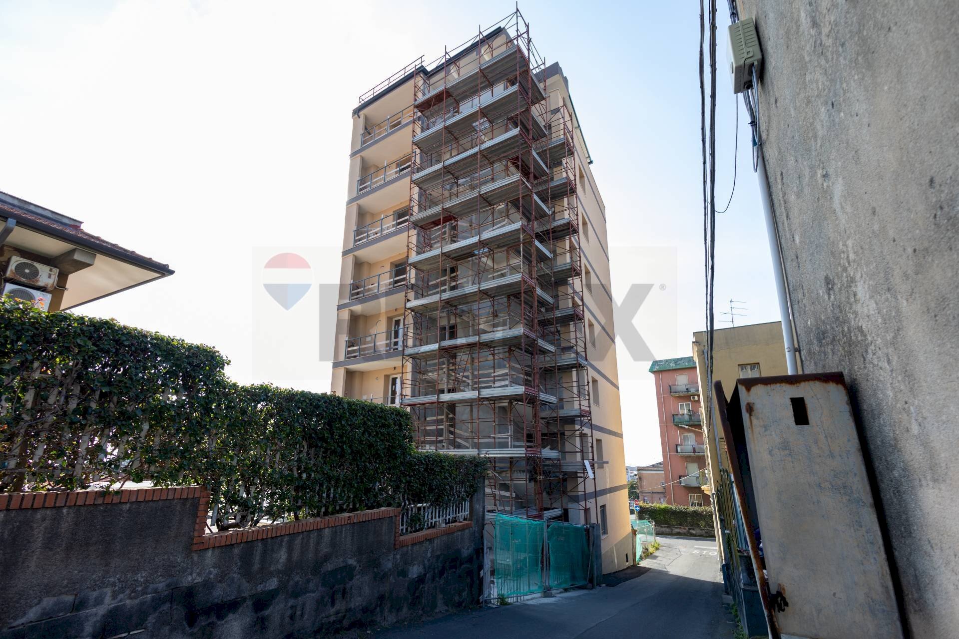Edificio all\'aperto - Quadrilocale Via Claudio Claudiano
2, Catania - foto 3