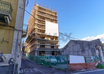 Edificio all\'aperto - Quadrilocale Via Claudio Claudiano
 
2, Catania - foto 103