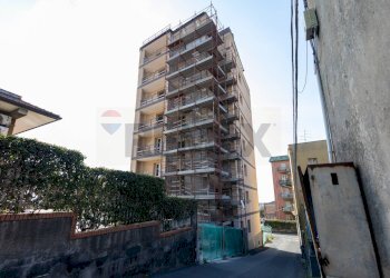 Edificio all\'aperto - Quadrilocale Via Claudio Claudiano
 
2, Catania - foto 3