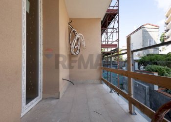 Balcone - Quadrilocale Via Claudio Claudiano
 
2, Catania - foto 18