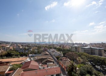 Edificio all\'aperto - Quadrilocale Via Claudio Claudiano
 
2, Catania - foto 93