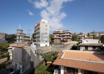 Edificio all\'aperto - Quadrilocale Via Claudio Claudiano
 
2, Catania - foto 64
