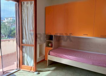 Camera / camera da letto - Trilocale Via Recanati
 
11, Giardini-Naxos - foto 19