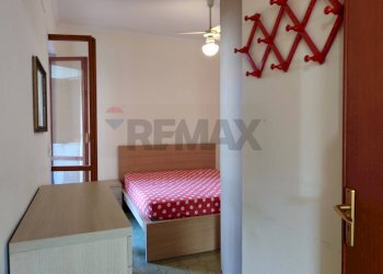 Camera / camera da letto - Trilocale Via Recanati
 
11, Giardini-Naxos - foto 30