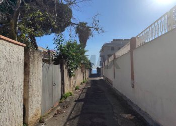 Edificio all\'aperto - Trilocale Via Recanati
 
11, Giardini-Naxos - foto 55