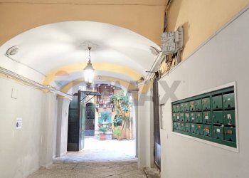 Ricezione / Lobby - Appartamento Via San Bartolomeo, Napoli - foto 2