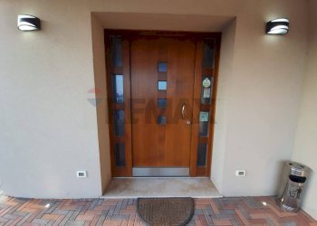 Terrazza - Commercial Premises Str. Jolanda Bonaglia
 
6, Jolanda di Savoia - photo 3