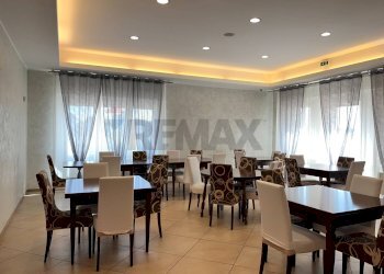 Sala da pranzo - Commercial Premises Str. Jolanda Bonaglia
 
6, Jolanda di Savoia - photo 8