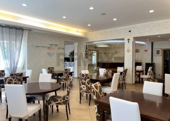 Sala da pranzo - Commercial Premises Str. Jolanda Bonaglia
 
6, Jolanda di Savoia - photo 10