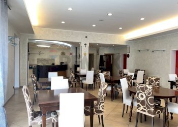 Sala da pranzo - Commercial Premises Str. Jolanda Bonaglia
 
6, Jolanda di Savoia - photo 11