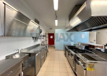 Cucina - Commercial Premises Str. Jolanda Bonaglia
 
6, Jolanda di Savoia - photo 19