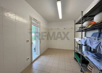 Stanza vuota - Commercial Premises Str. Jolanda Bonaglia
 
6, Jolanda di Savoia - photo 20