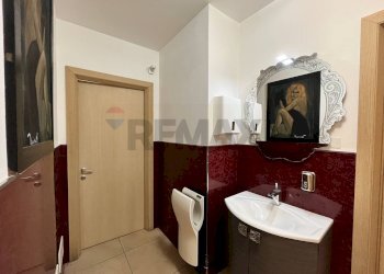 Bagno - Commercial Premises Str. Jolanda Bonaglia
 
6, Jolanda di Savoia - photo 22