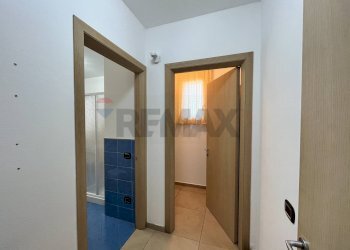 Hall / corridoio - Commercial Premises Str. Jolanda Bonaglia
 
6, Jolanda di Savoia - photo 26