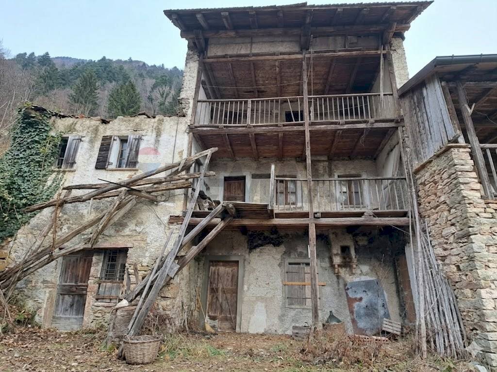 Edificio all\'aperto - Casa semi indipendente Via Resenterra
 
73, Lamon - foto 2