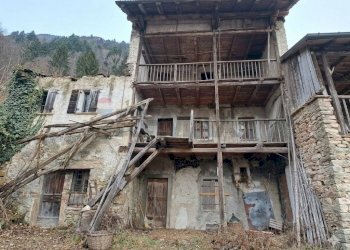 Edificio all\'aperto - Casa semi indipendente Via Resenterra
 
73, Lamon - foto 1