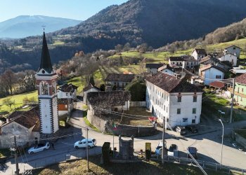Vista delle montagne - Casa semi indipendente Via Lasen
 
Snc, Feltre - foto 1