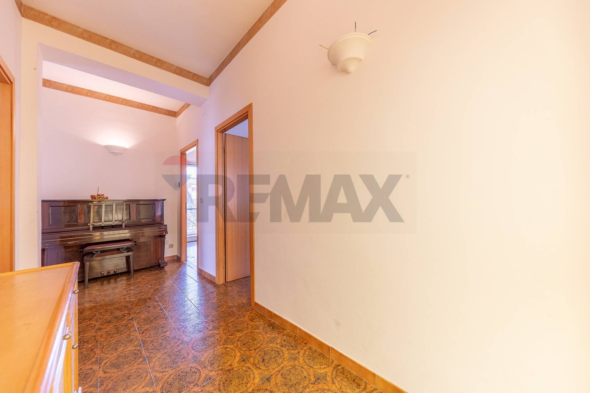 Hall / corridoio - Three-room apartment Via Pigafetta
 
6, Bolsena - photo 2