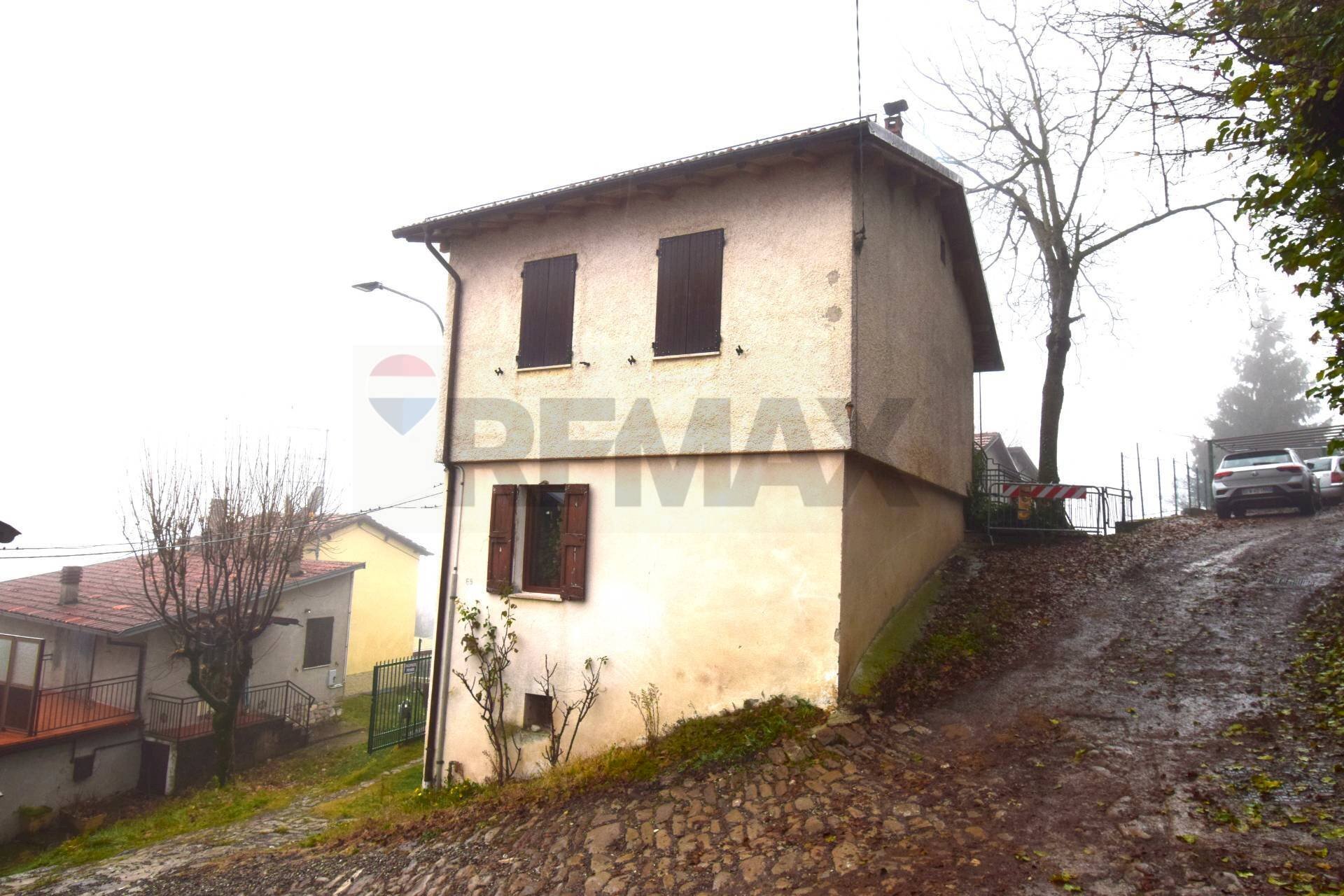 Casa all\'aperto - Independent house via CASE FORTE
 
67, Tizzano Val Parma - photo 1