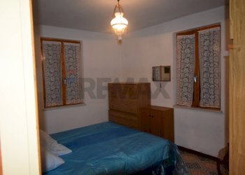 Camera / camera da letto - Independent house via CASE FORTE
 
67, Tizzano Val Parma - photo 3