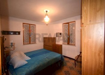 Camera / camera da letto - Independent house via CASE FORTE
 
67, Tizzano Val Parma - photo 6