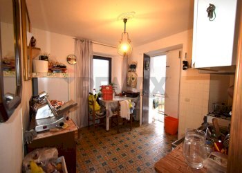 Sala da pranzo - Independent house via CASE FORTE
 
67, Tizzano Val Parma - photo 17