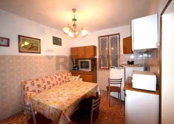 Sala da pranzo - Independent house via CASE FORTE
 
67, Tizzano Val Parma - photo 18