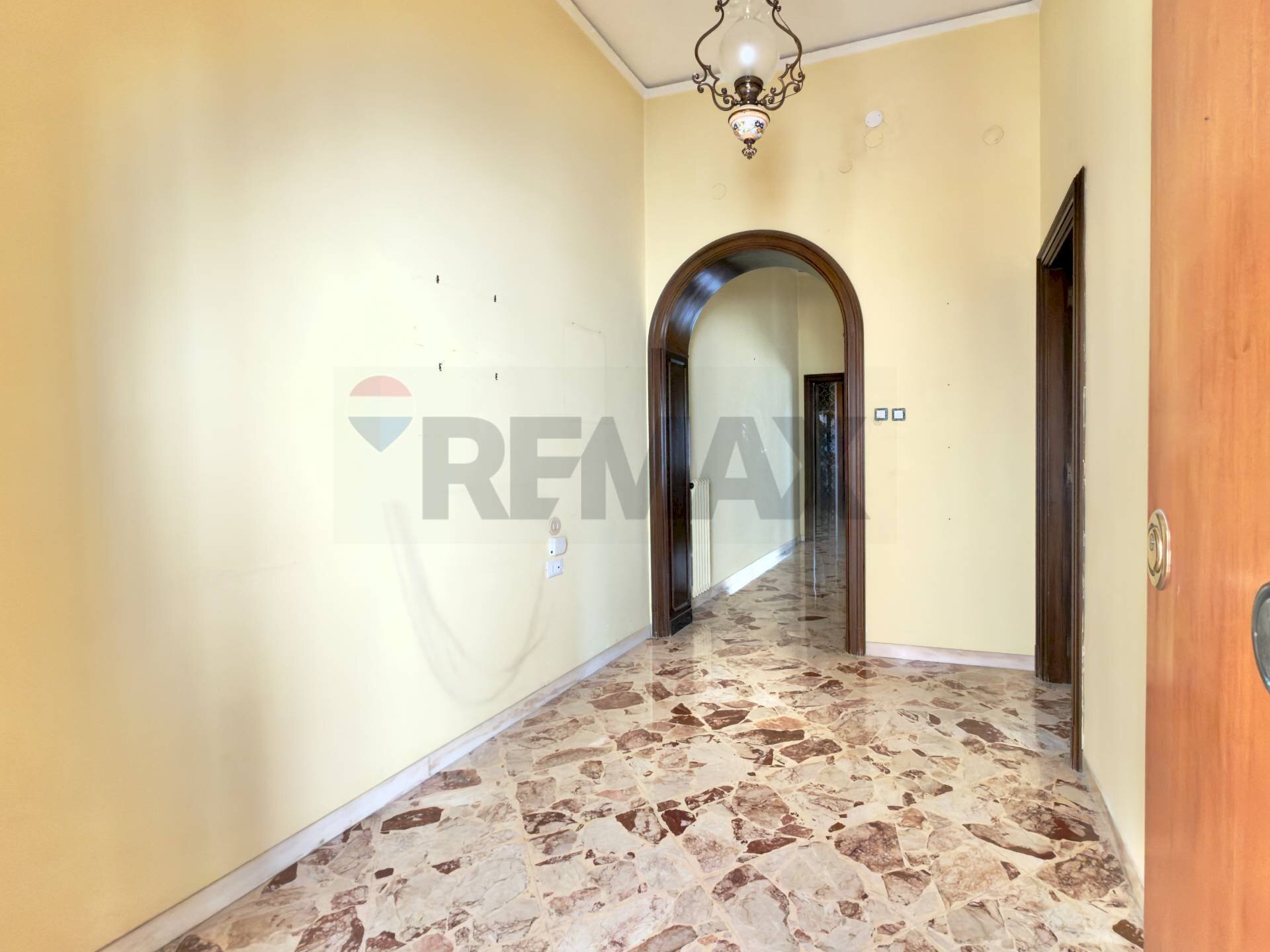 Hall / corridoio - Apartment Corso Vittorio Emanuele
 
111, Salerno - photo 1