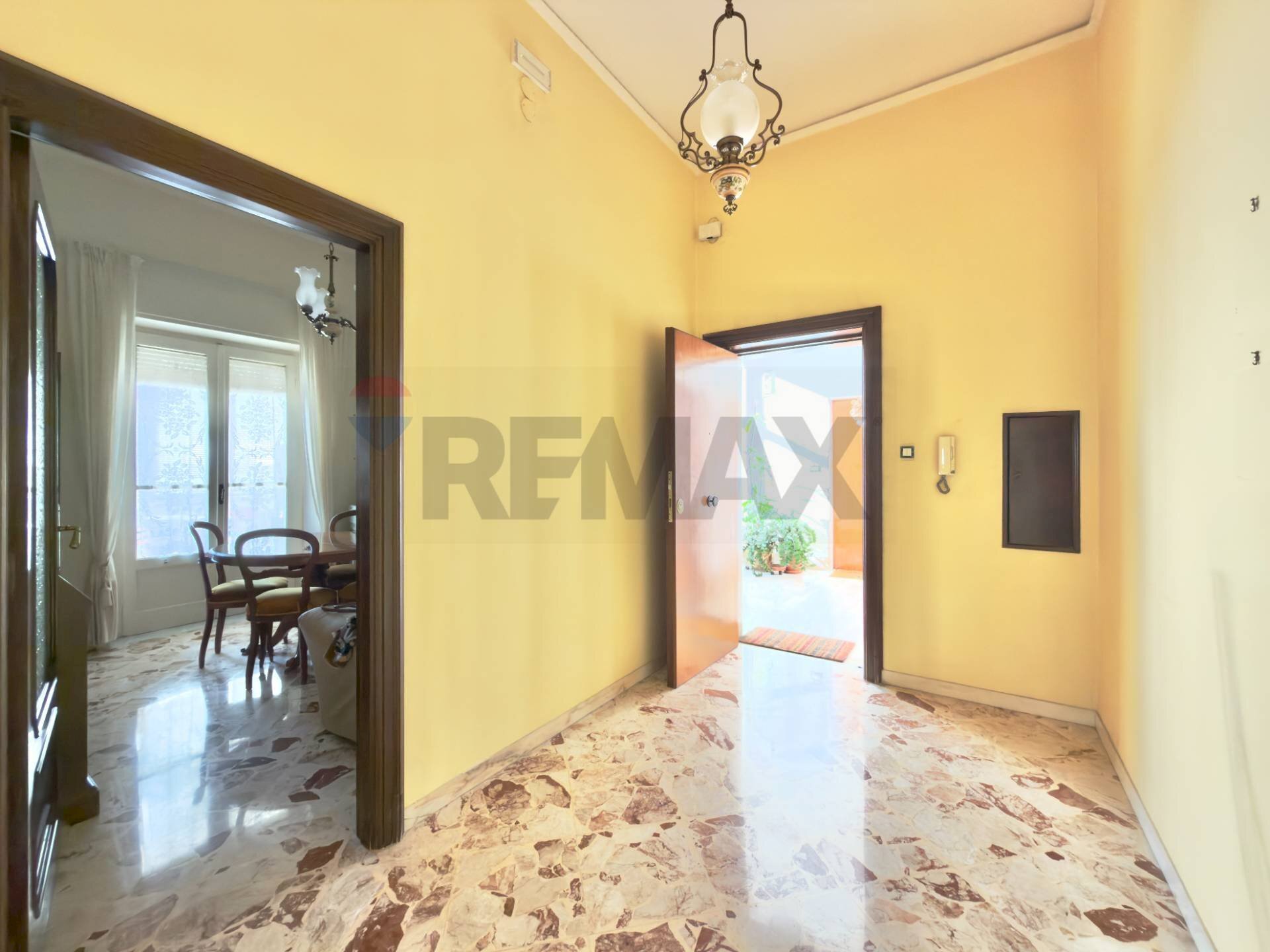 Hall / corridoio - Apartment Corso Vittorio Emanuele
 
111, Salerno - photo 3