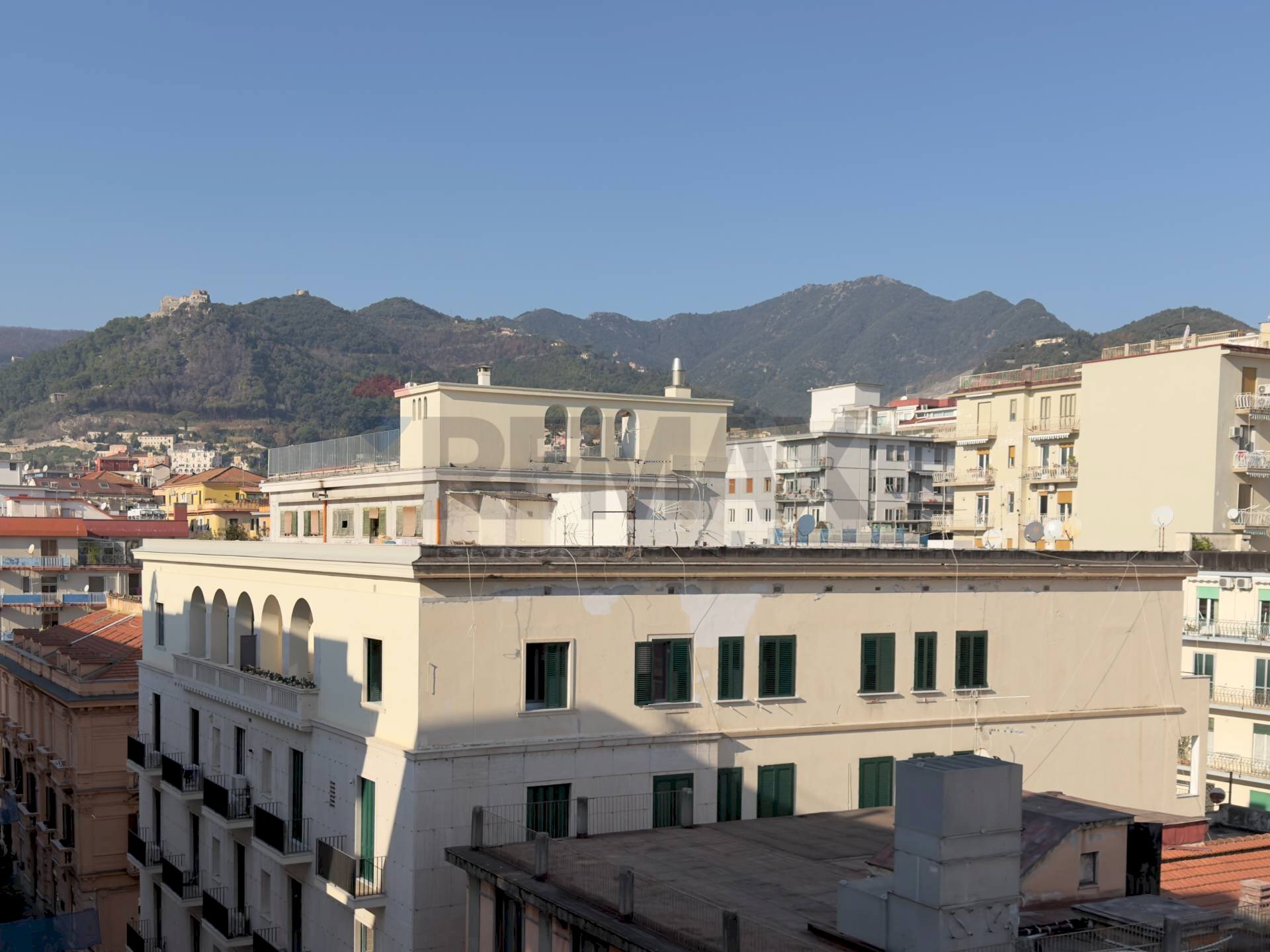 Edificio all\'aperto - Appartamento Corso Vittorio Emanuele
 
111, Salerno - foto 2