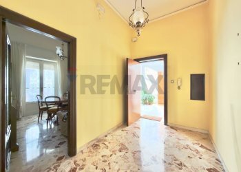 Hall / corridoio - Appartamento Corso Vittorio Emanuele
111, Salerno - foto 3