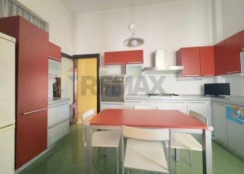 Cucina - Appartamento Corso Vittorio Emanuele
111, Salerno - foto 17