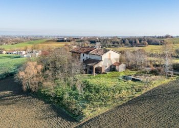 Edificio all\'aperto - Rustico Cogolonchio
 
16, Fidenza - foto 2