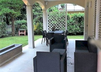 portico - Villa viale roma, Massa - foto 2