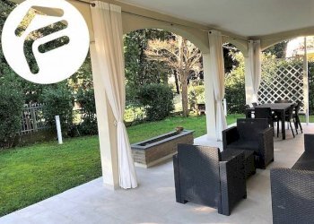 portico - Villa viale roma, Massa - foto 3