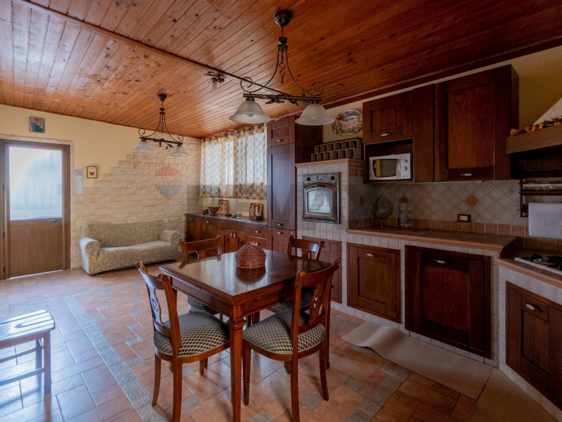 Sala da pranzo - Villa Via Cristoforo Colombo
 
35, Capaci - foto 3