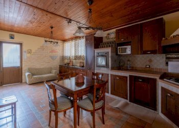 Sala da pranzo - Villa Via Cristoforo Colombo
 
35, Capaci - foto 3