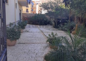 Edificio all\'aperto - Commercial Premises via pietro mascagni
 
27, Bagheria - photo 2