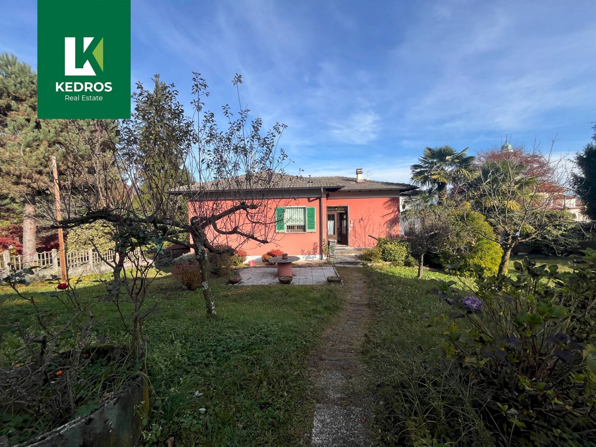Foto 1 - Villa Via Provinciale
 
28, Cadegliano-Viconago - foto 1