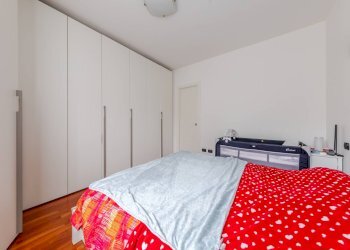 Foto 17 - Three-room apartment Via Paolo Mezzanotte
 
4, Milano - photo 17