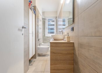 Foto 20 - Three-room apartment Via Paolo Mezzanotte
 
4, Milano - photo 20